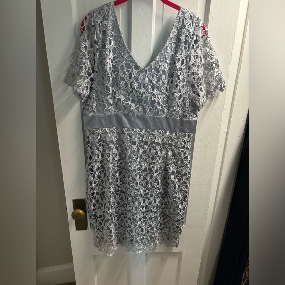 Venus dress size 16 grey worn once $40